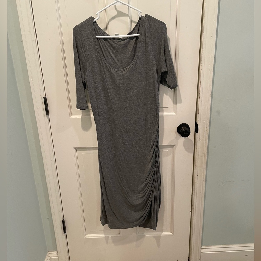 EUC Banana Republic Scoop neck grey dress. Women’s Large.